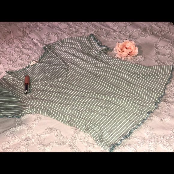 Cute Top - Picture 1 of 2